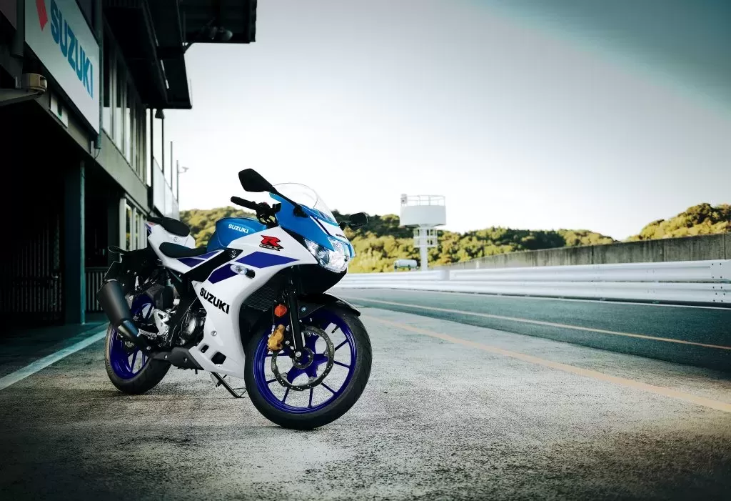 Suzuki GSX-R125 White Static Front